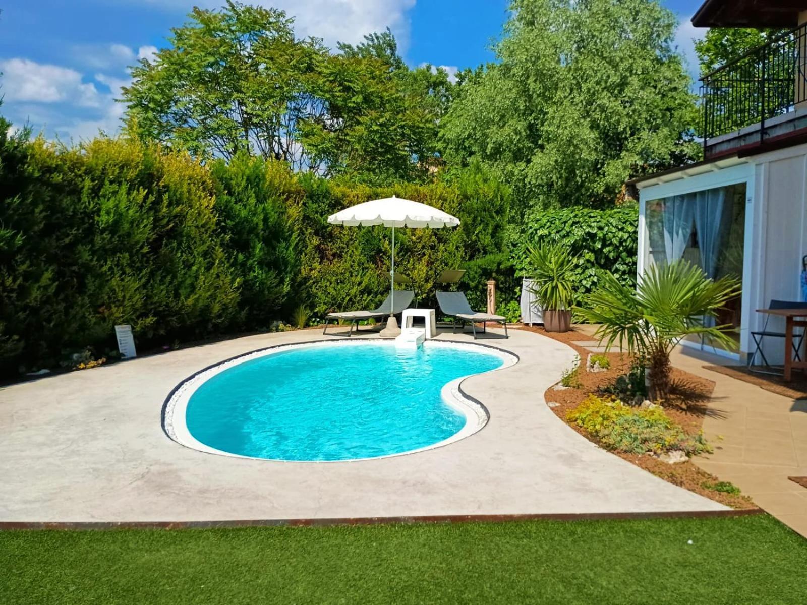 קסטלנואובו דל גארדה Picnic Room And Pool מראה חיצוני תמונה
